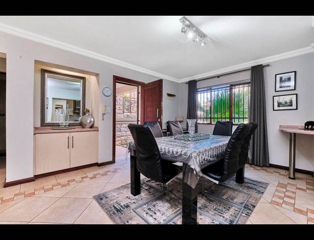 2 BEDROOM PROPERTY TO RENT IN SANDTON CBD